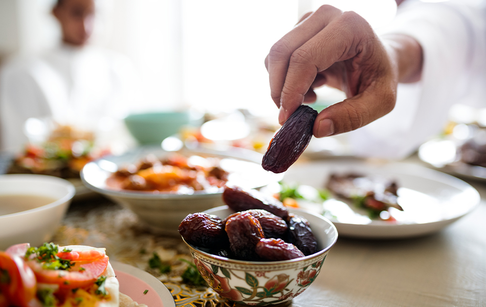 Datteln sind eine gute Wahl, um als Musliminnen oder Muslime mit Typ 2 Diabetes nicht komplett auf Süßes zu verzichten.