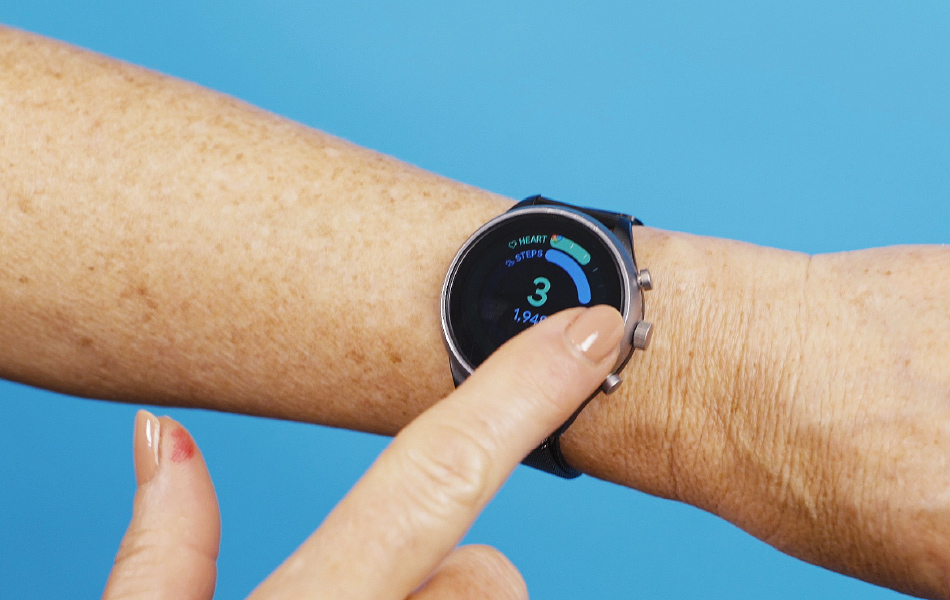 lady hand with wrist watch